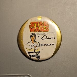 Clarks Star Wars Skywalker Gold and White Pin